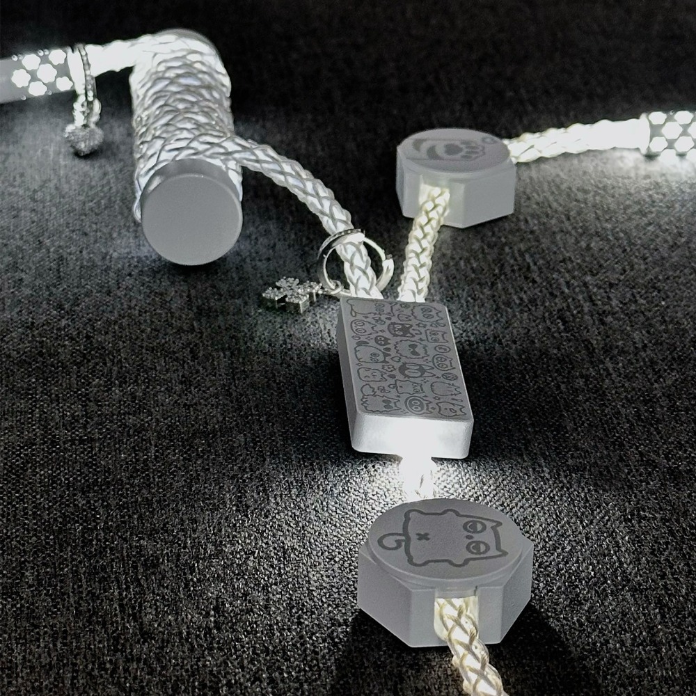 NIEZNAŁYTY BŁĄD D40 Zimna Biał – Gaming Accessories Lights recenzja i cena